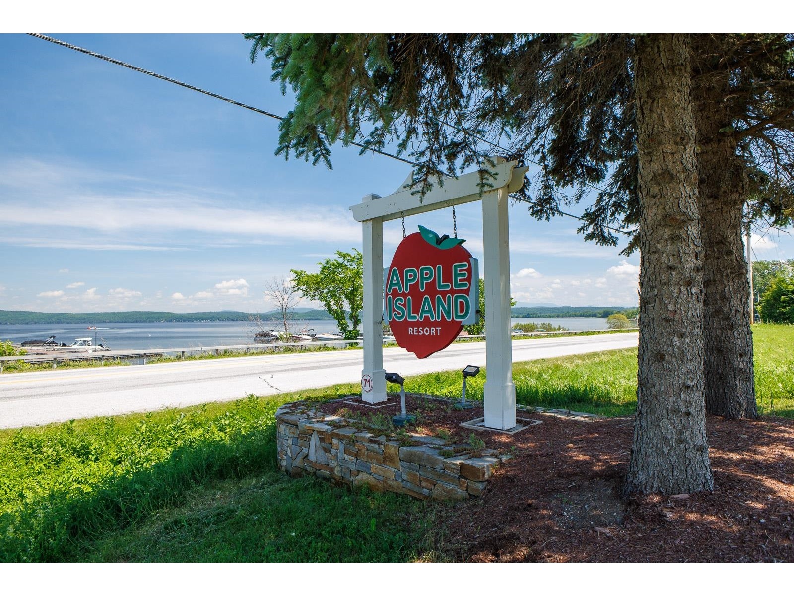 51 Island Circle