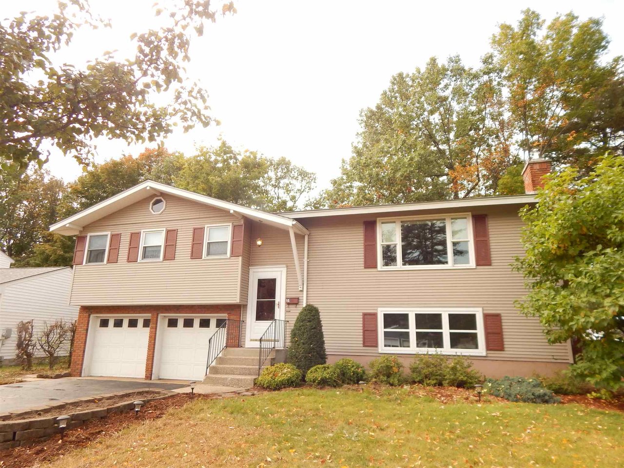 51 Lopes Avenue, Burlington 51 Lopes Avenue, Burlington