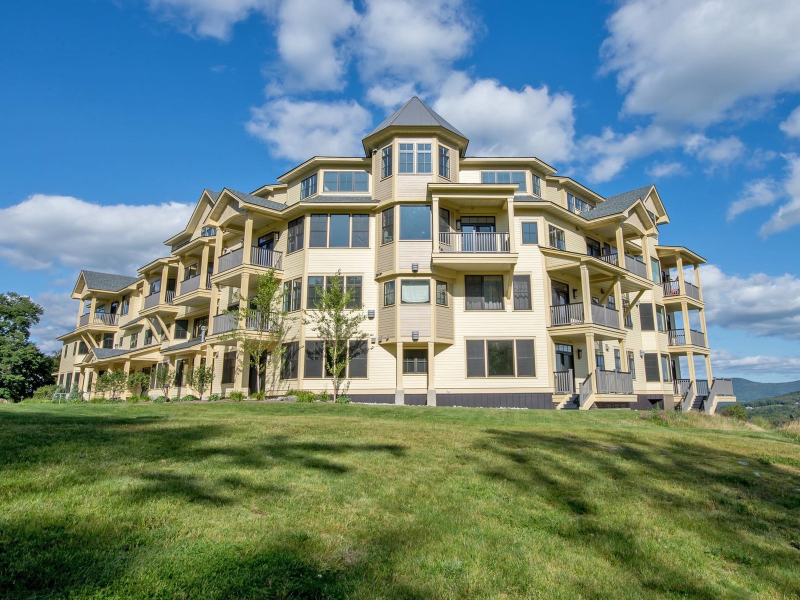 51 Sugarbush Village Drive, Unit 202