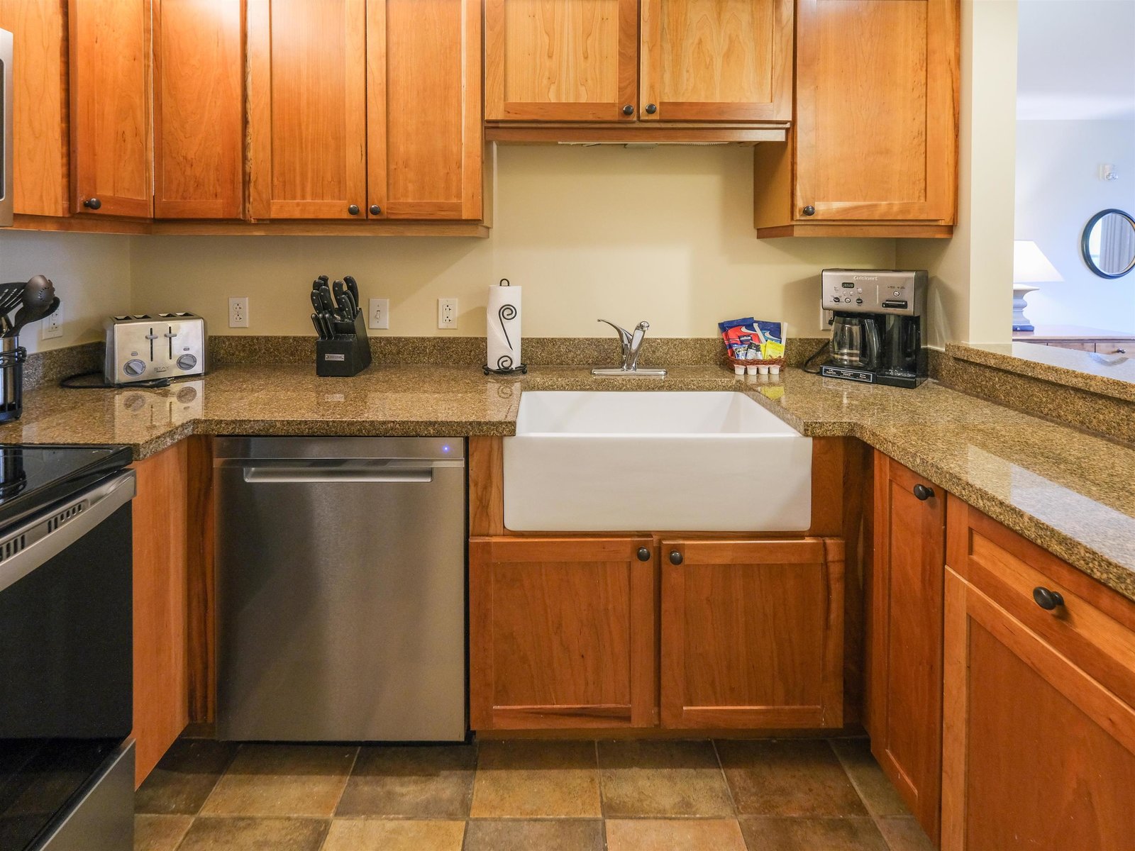 510/512 QIII Jackson Gore Adams House, Unit 510/512 QIII