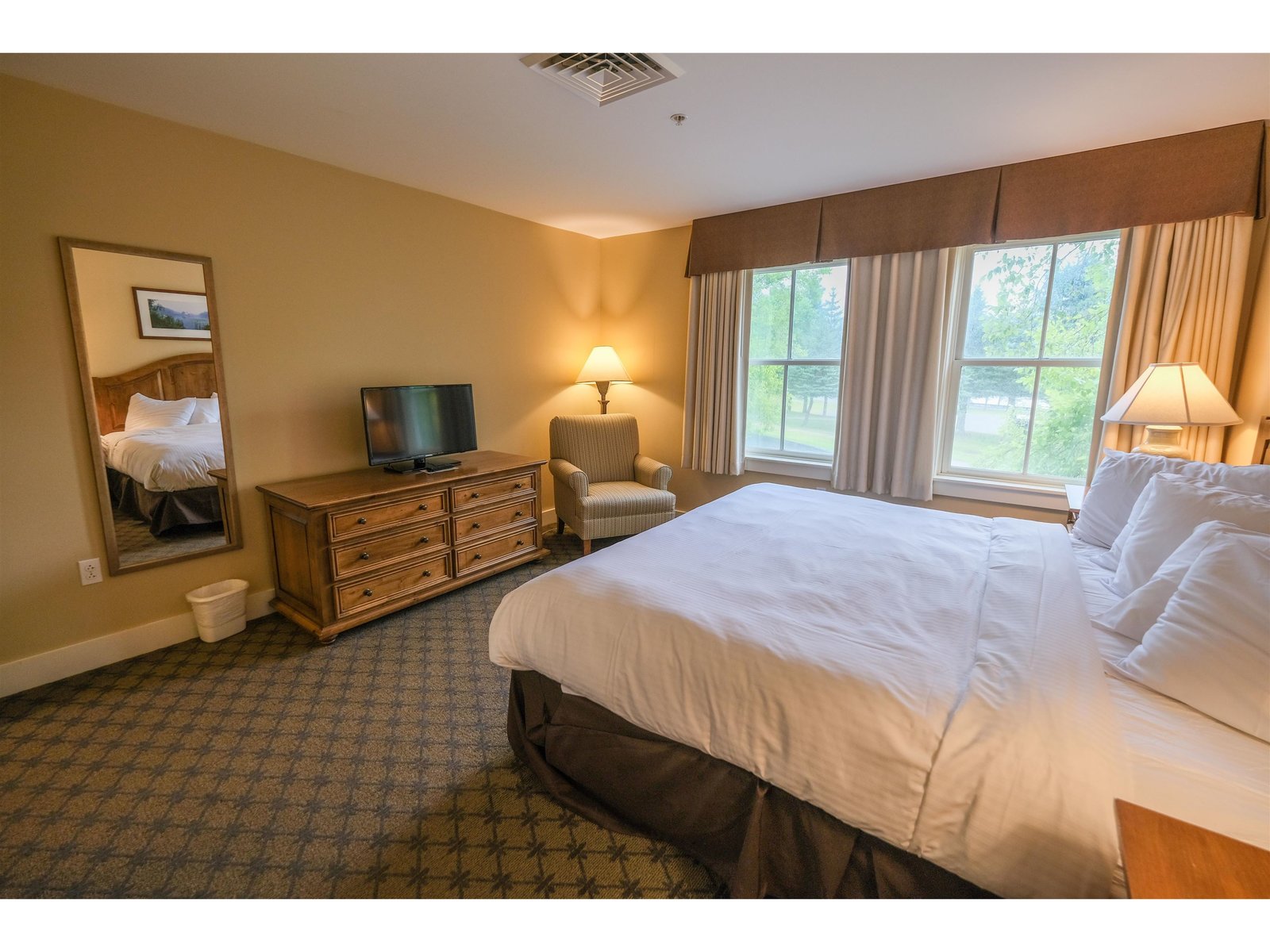510/512 QIII Jackson Gore Adams House, Unit 510/512 QIII
