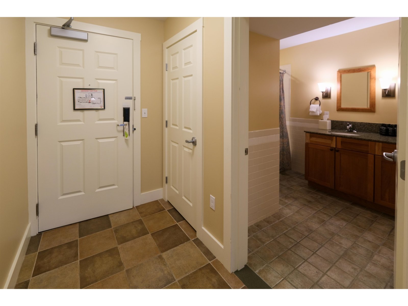 510/512 QIII Jackson Gore Adams House, Unit 510/512 QIII
