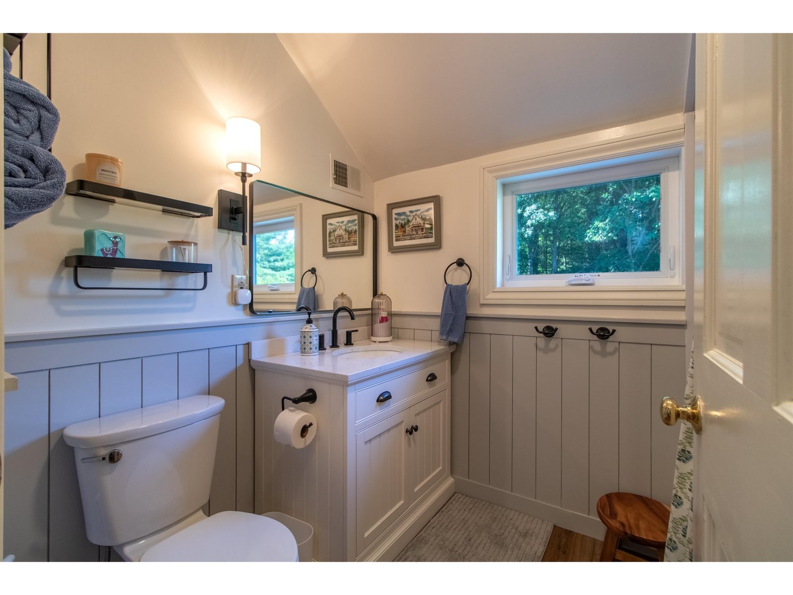 shared full bath on the 2nd floor