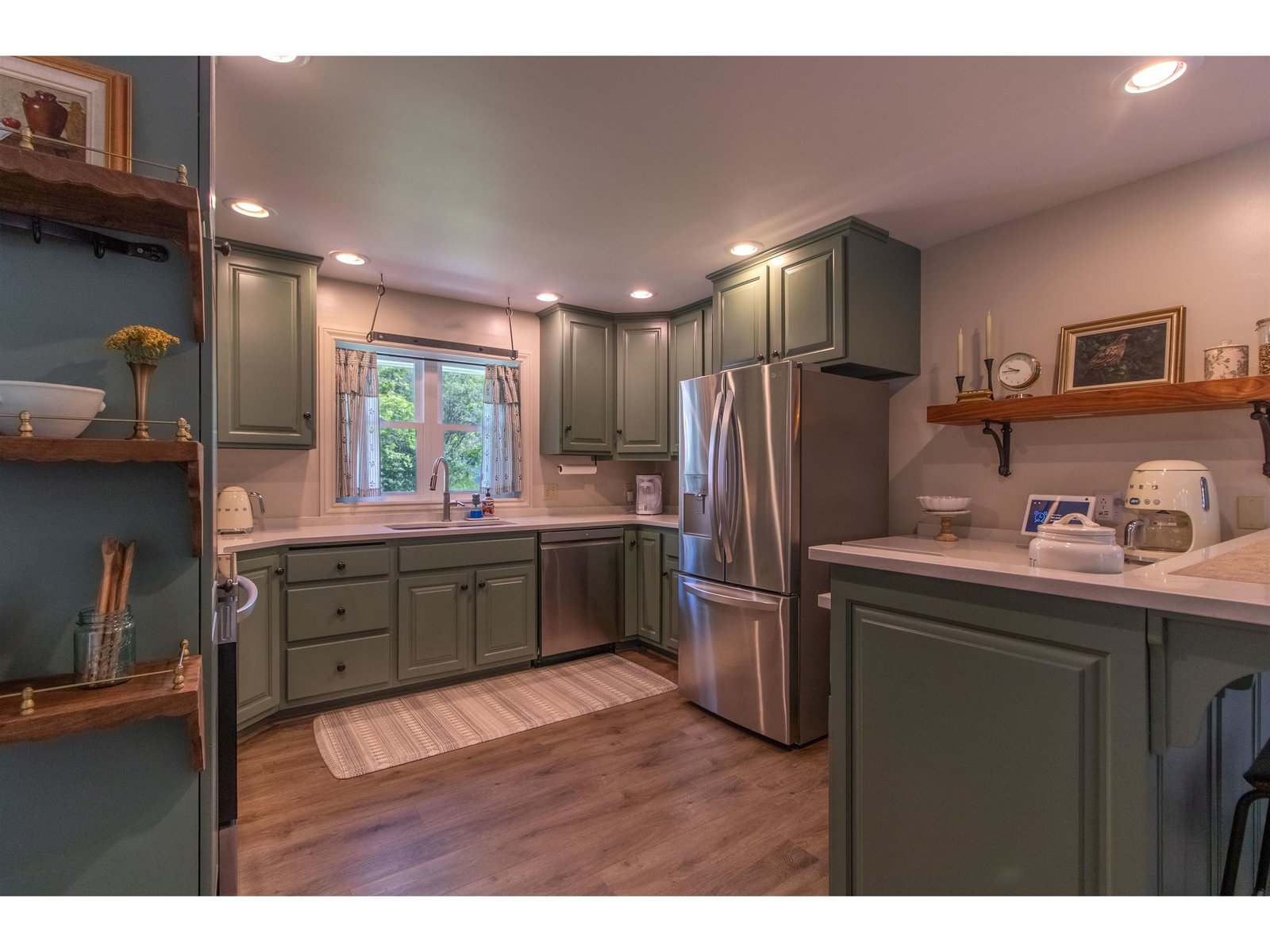 Kitchen with a breakfast bar