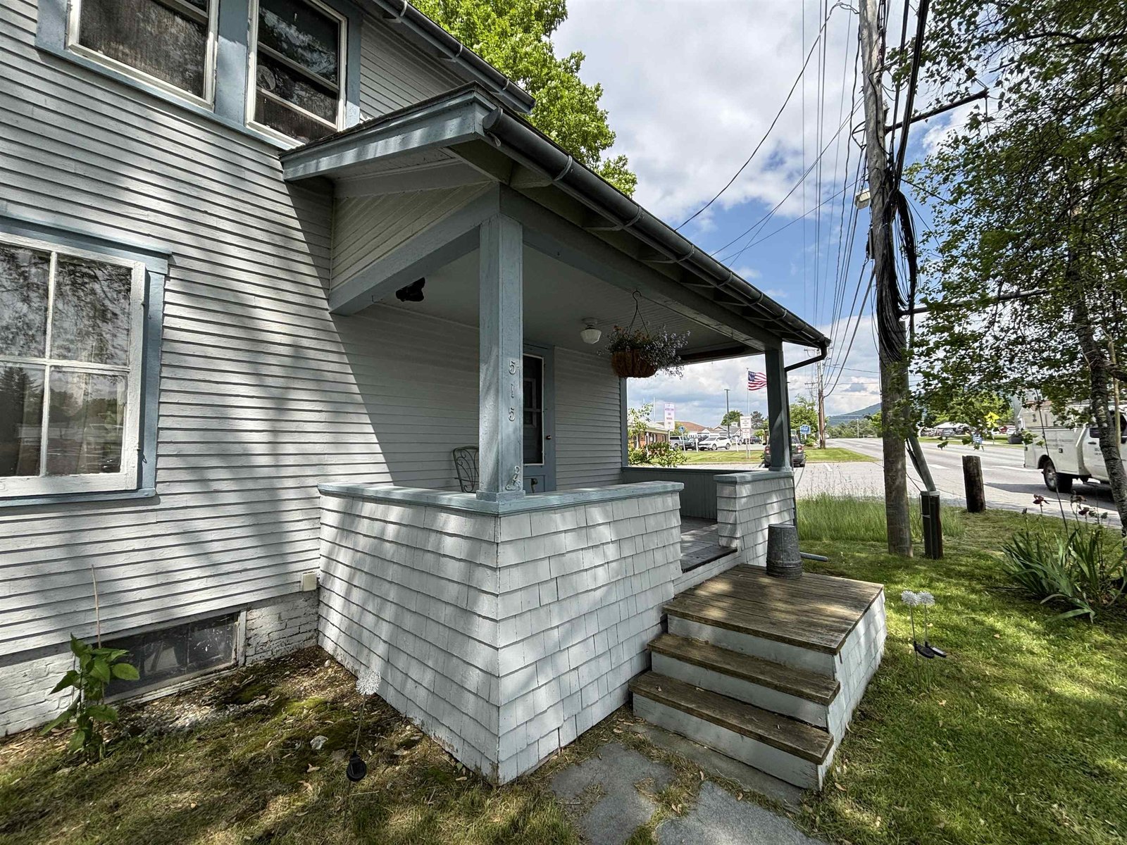 Covered front and back porch