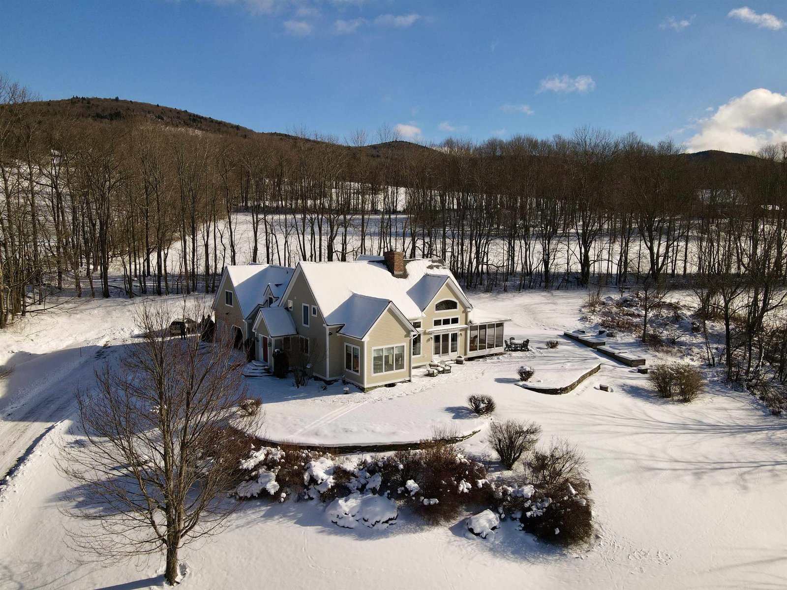 5154 East Warren Road, Warren
