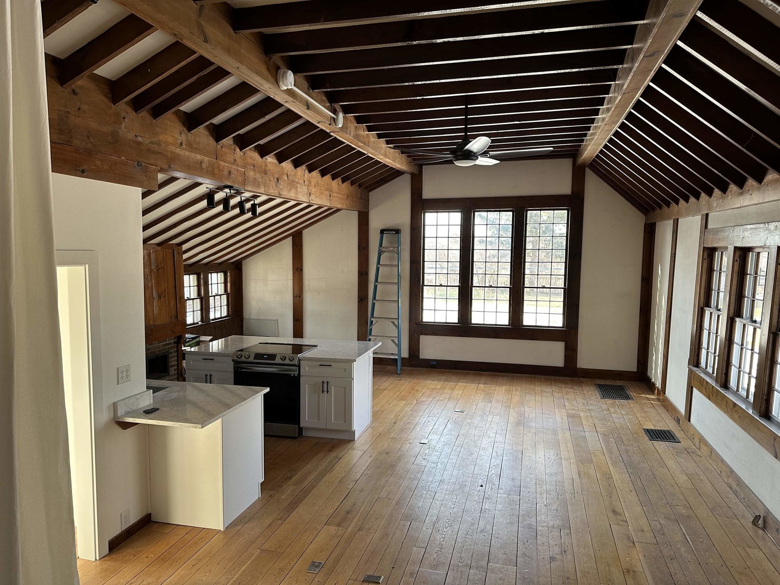1-bedroom apartment with private entrance