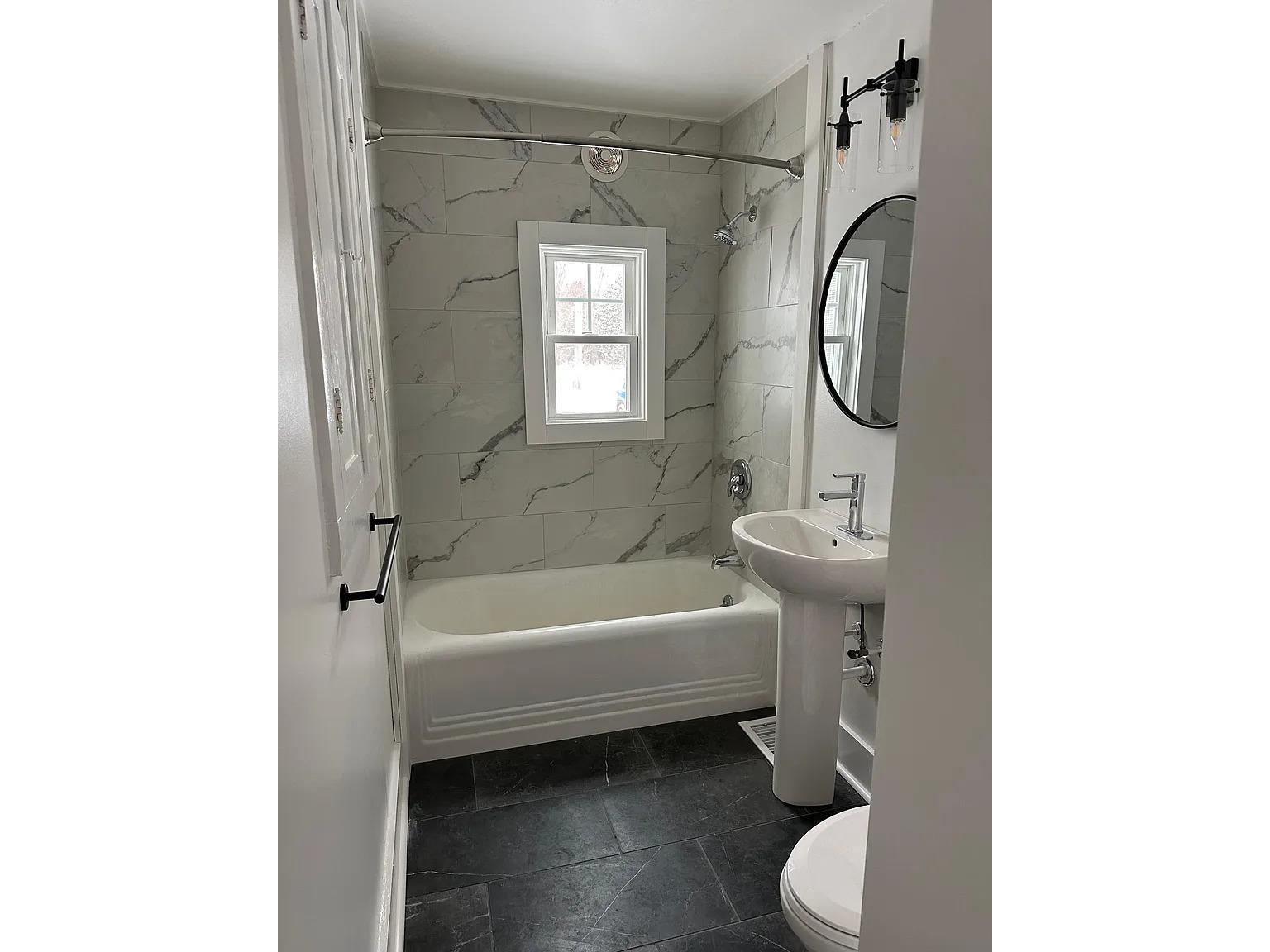 ADU - Updated Full Bathroom