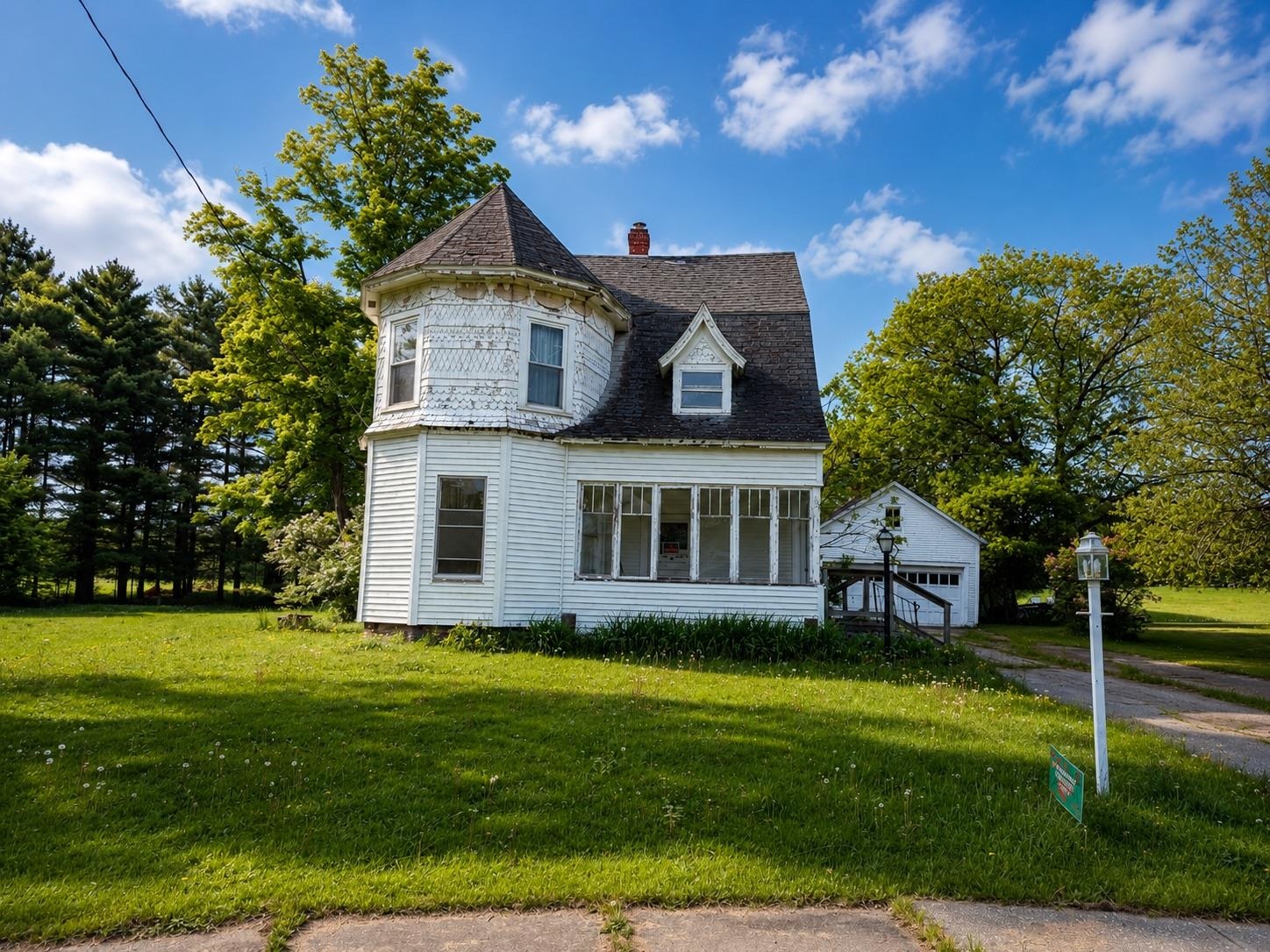 52 Dewey Street