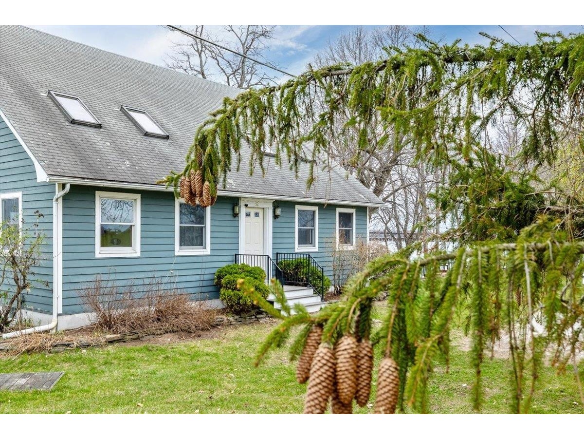 52 Lakewood Drive