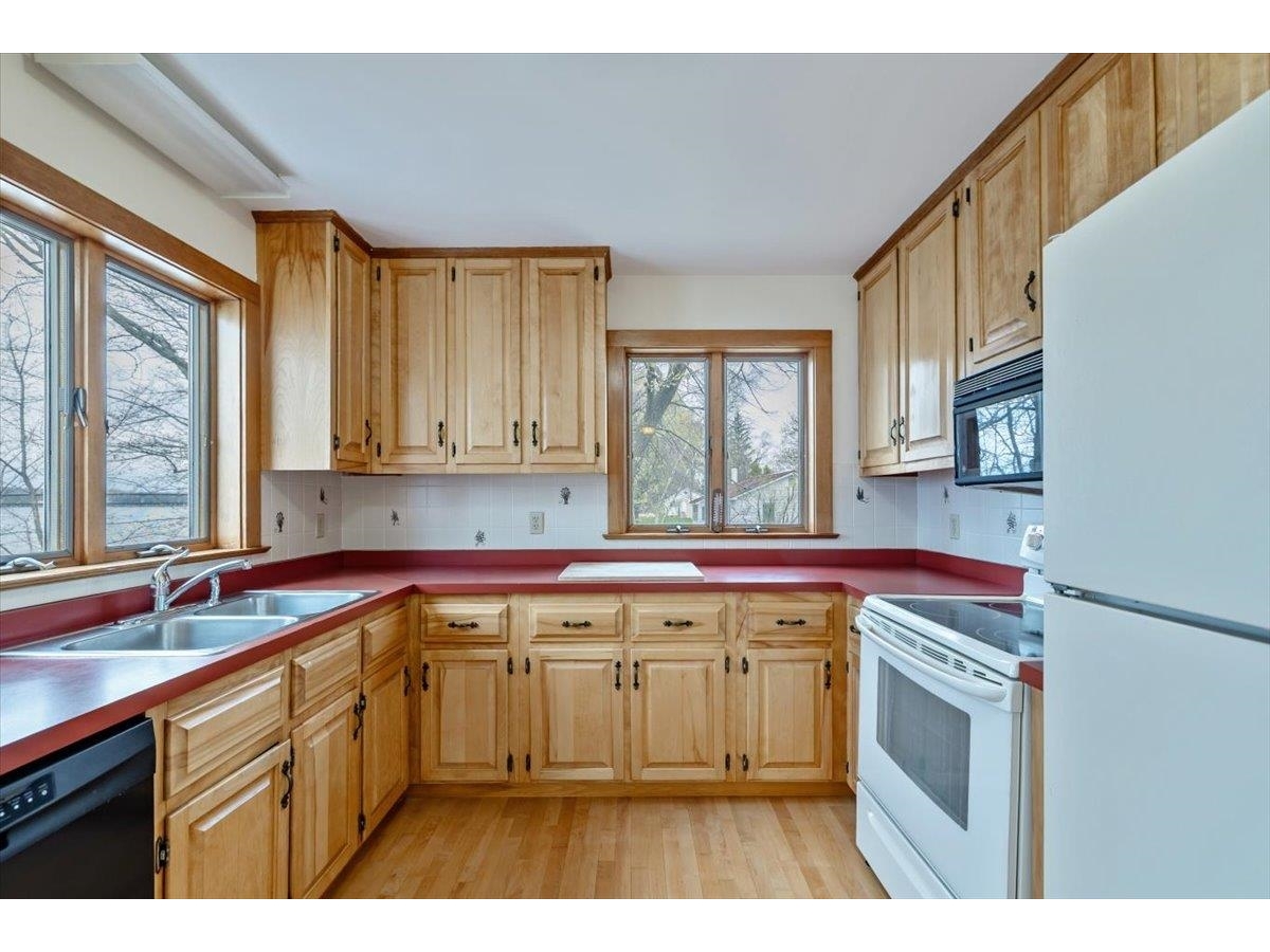52 Lakewood Drive