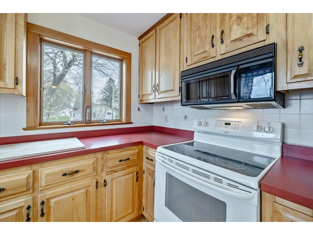 52 Lakewood Drive