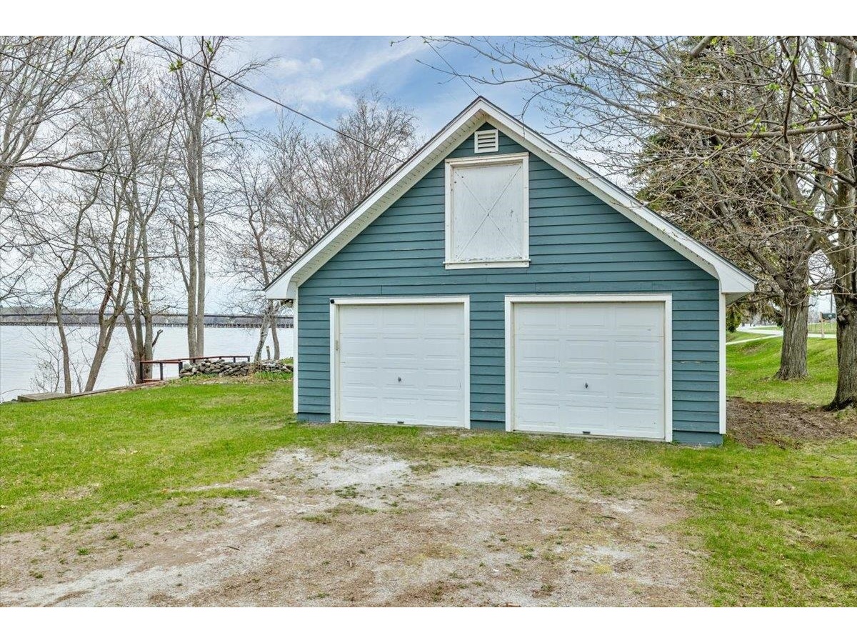 52 Lakewood Drive
