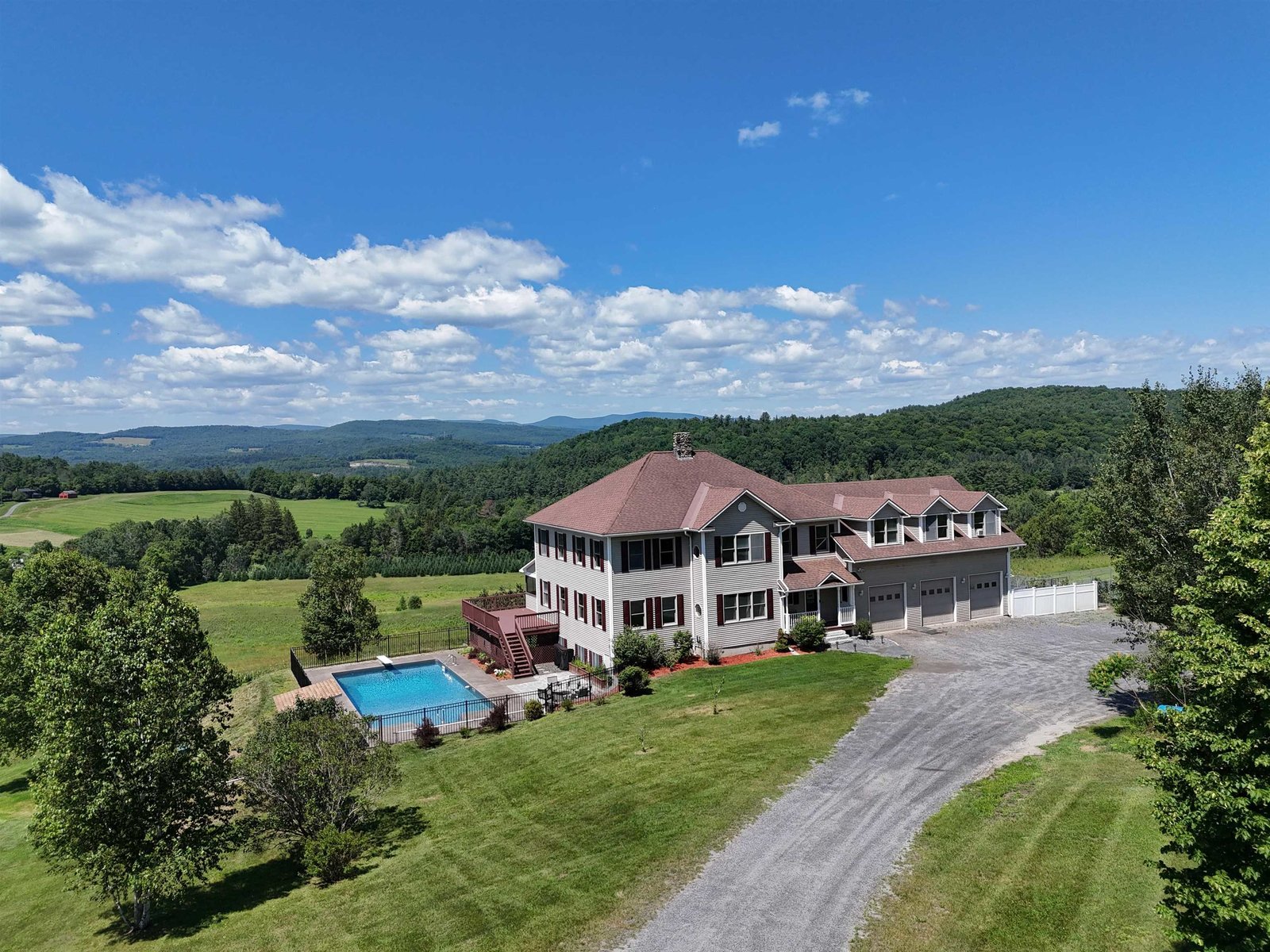 525 Sheldon Brook Road, Lyndon