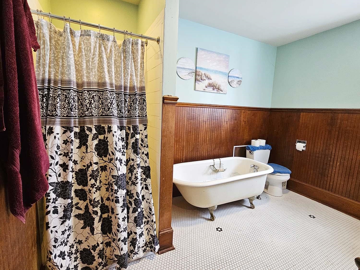 2nd Floor Big Communal Bathroom