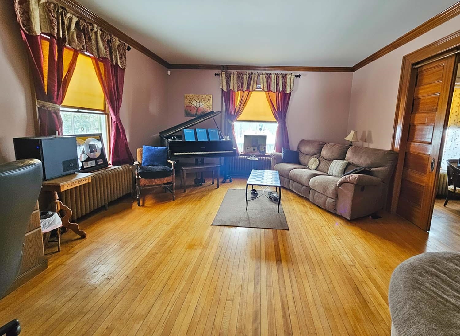 1st Floor Bonus Room/Office