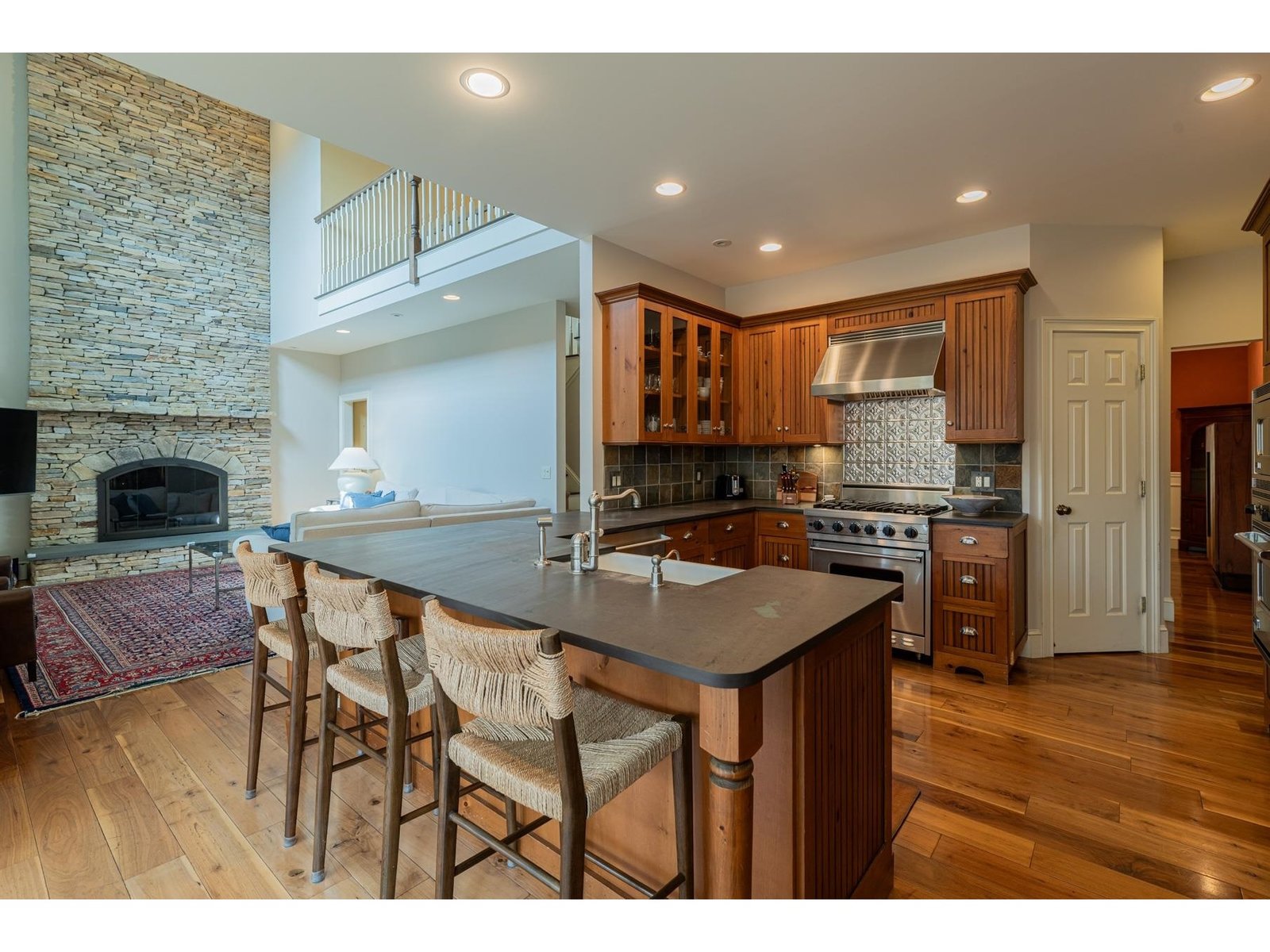 527 Sleighbell Lane