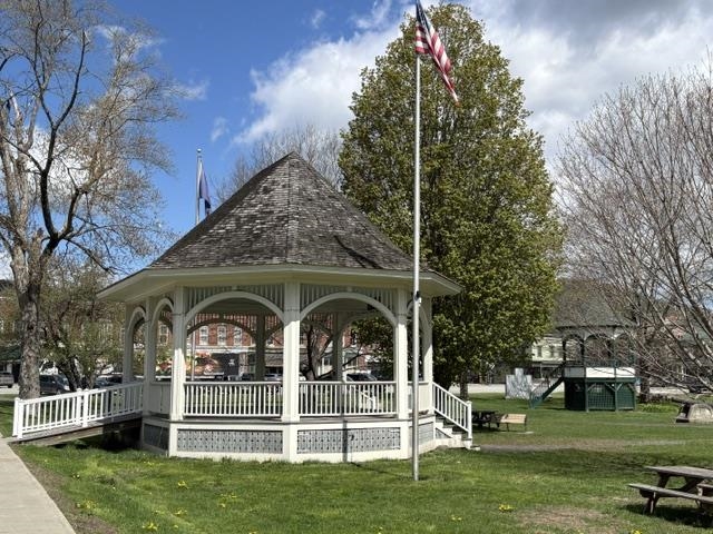 South Royalton Village Green is nearby