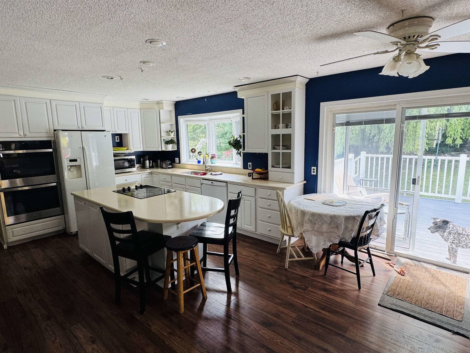 Eat In Kitchen