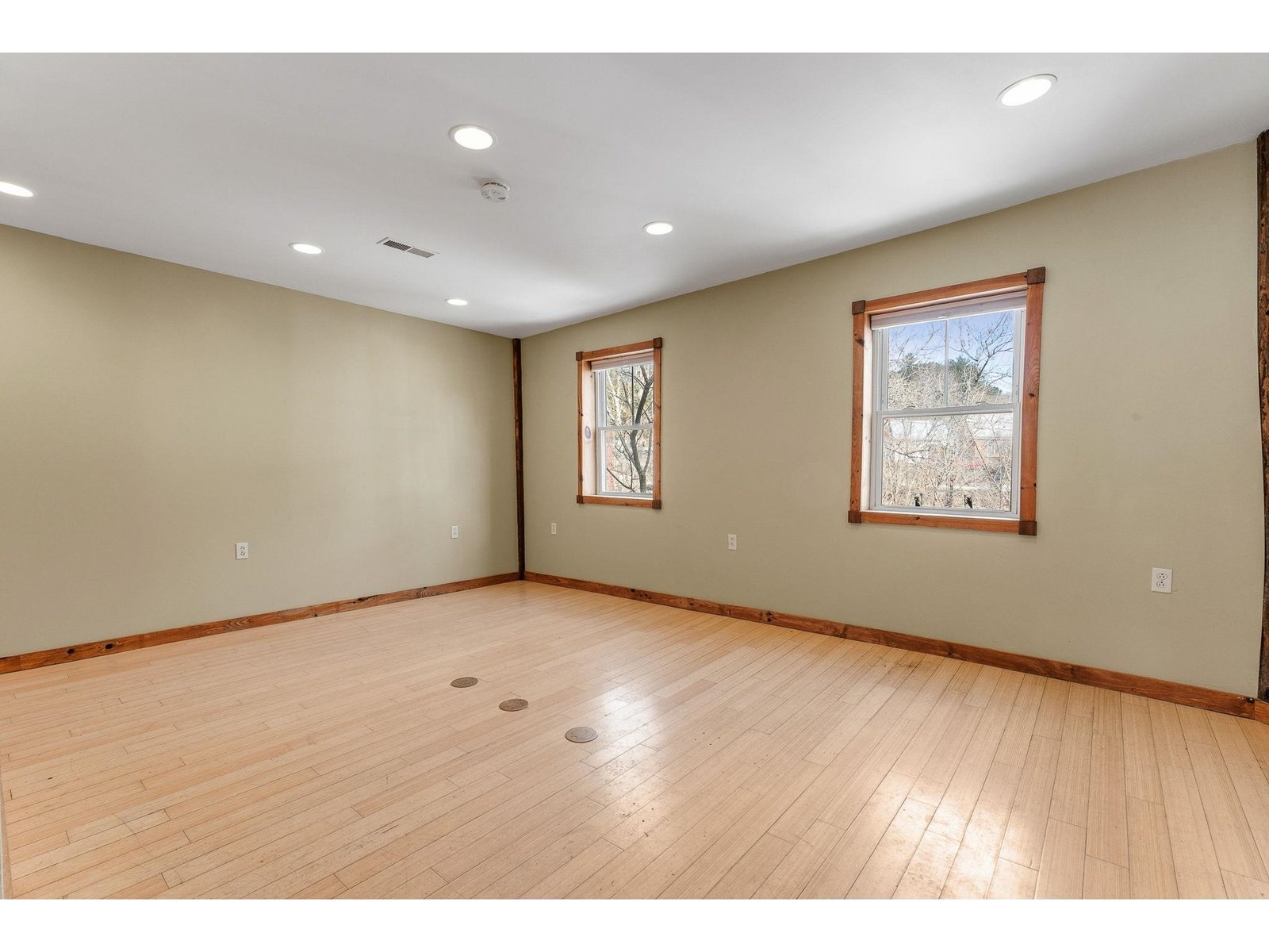 Large 1st floor bedroom with 1/2 bath