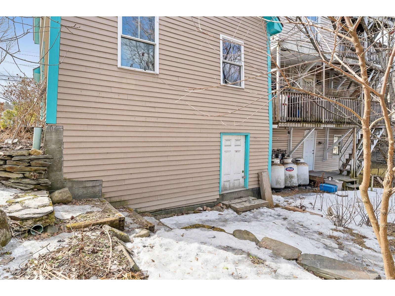 Back of house/entrance to basement