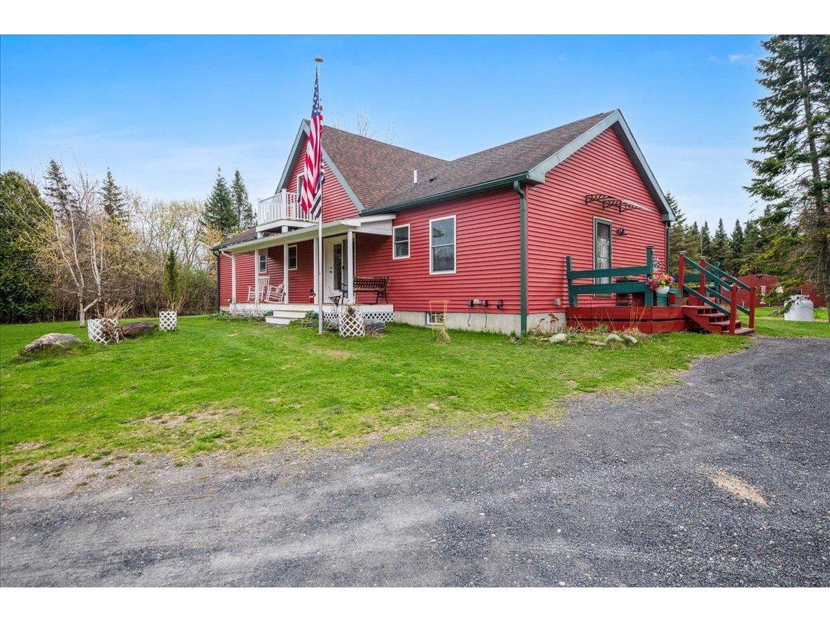 53 Moccasin Avenue