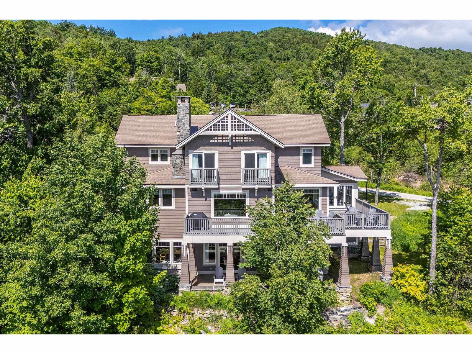 53 Moon Shadow Drive, Ludlow