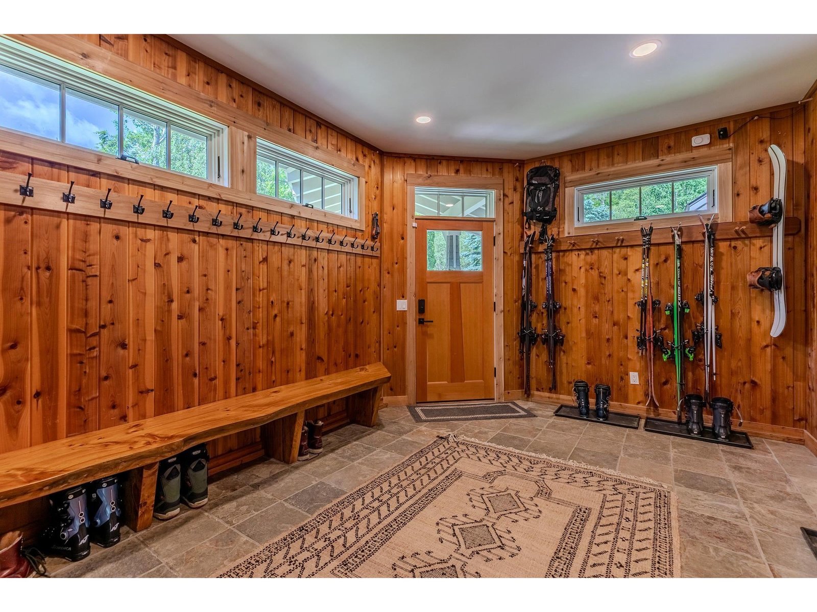 Great mud/ski room for gear