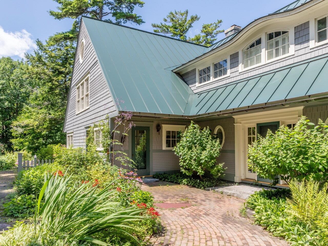 Charming Guest Cottage Kitchen
