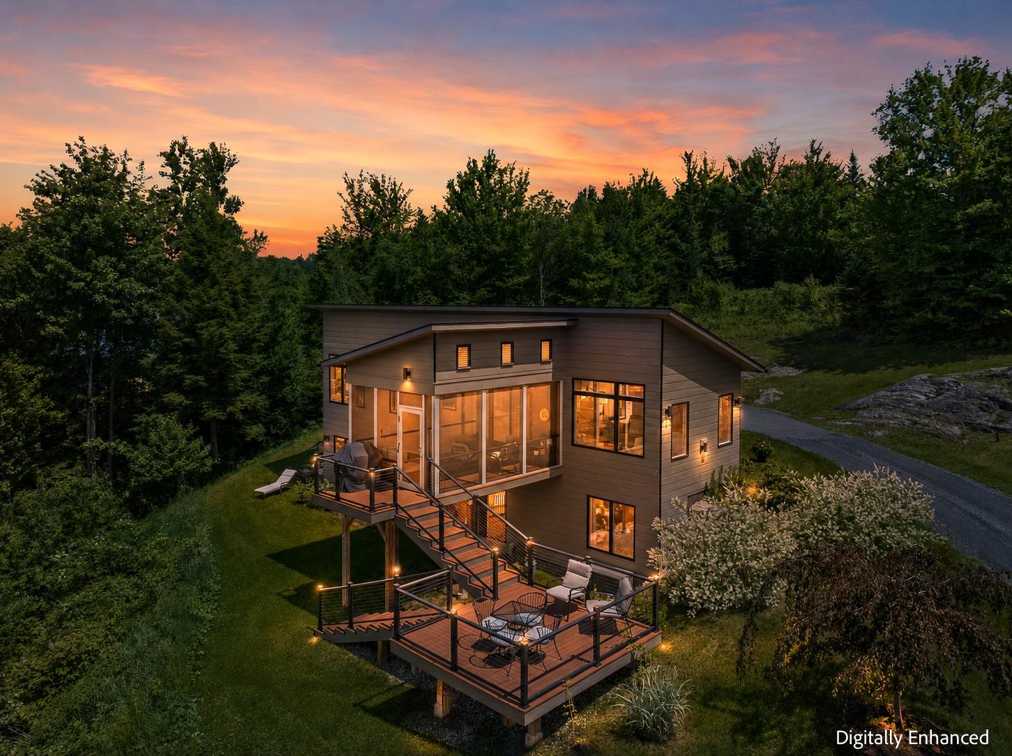 532 Mountain Estates Drive, Hyde Park