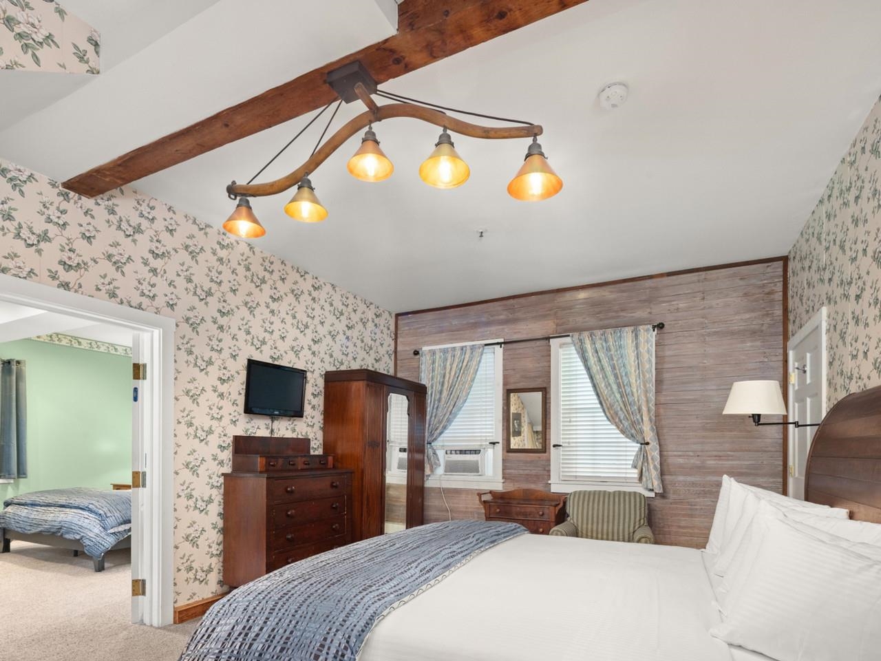 2-Room Suite - Carriage House