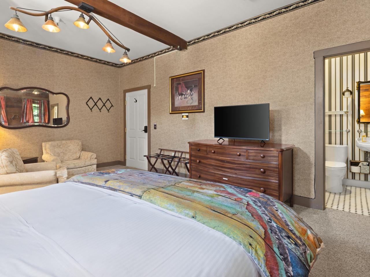 Large Guest Room