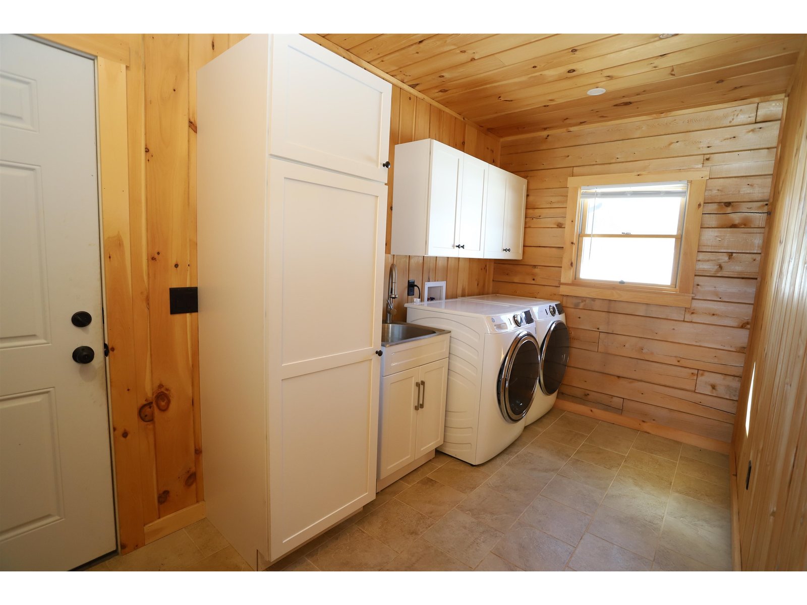 Mudroom/Laundry Room