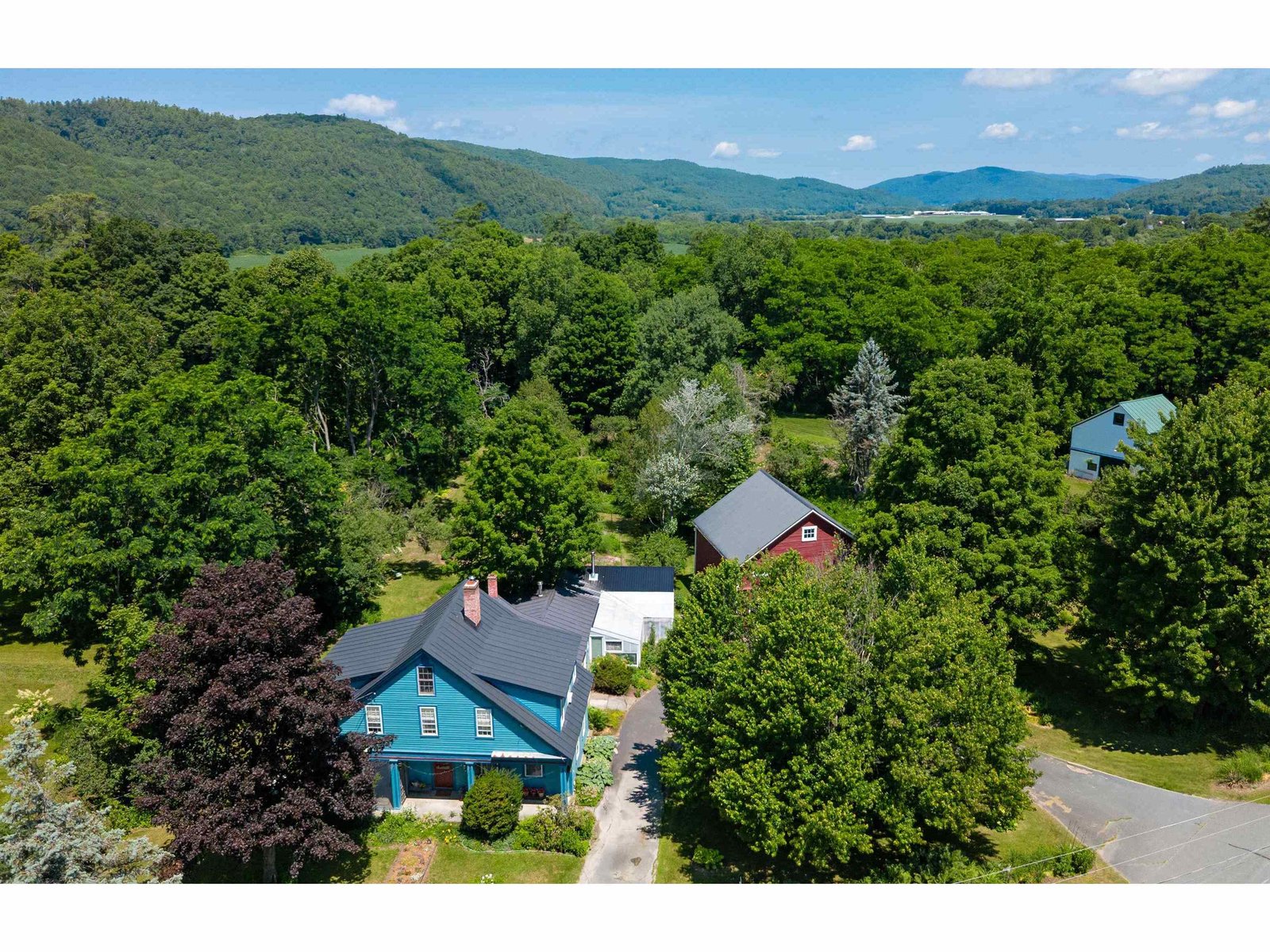 535 Oxbow Road, Newbury