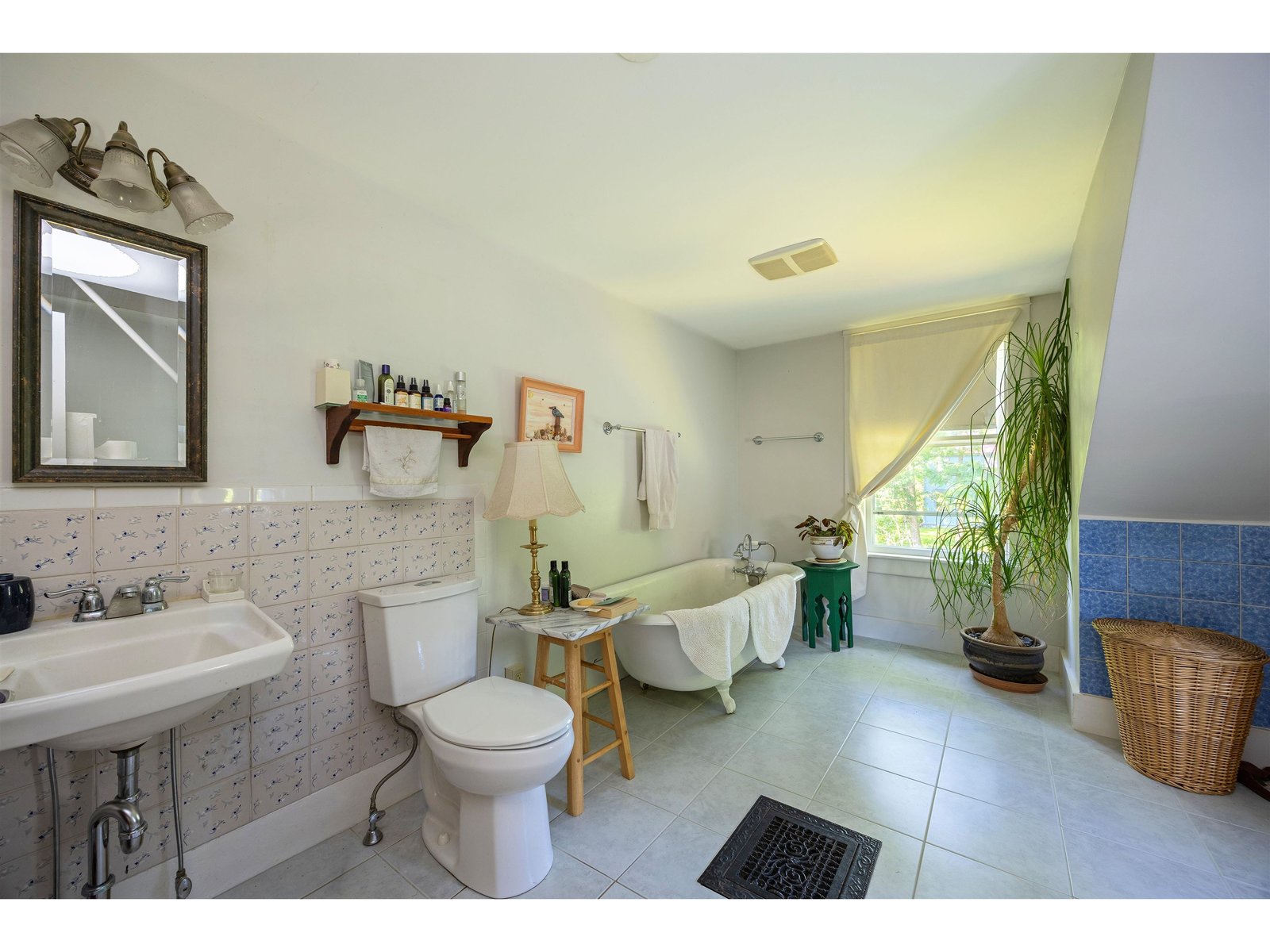 535 Oxbow Road
