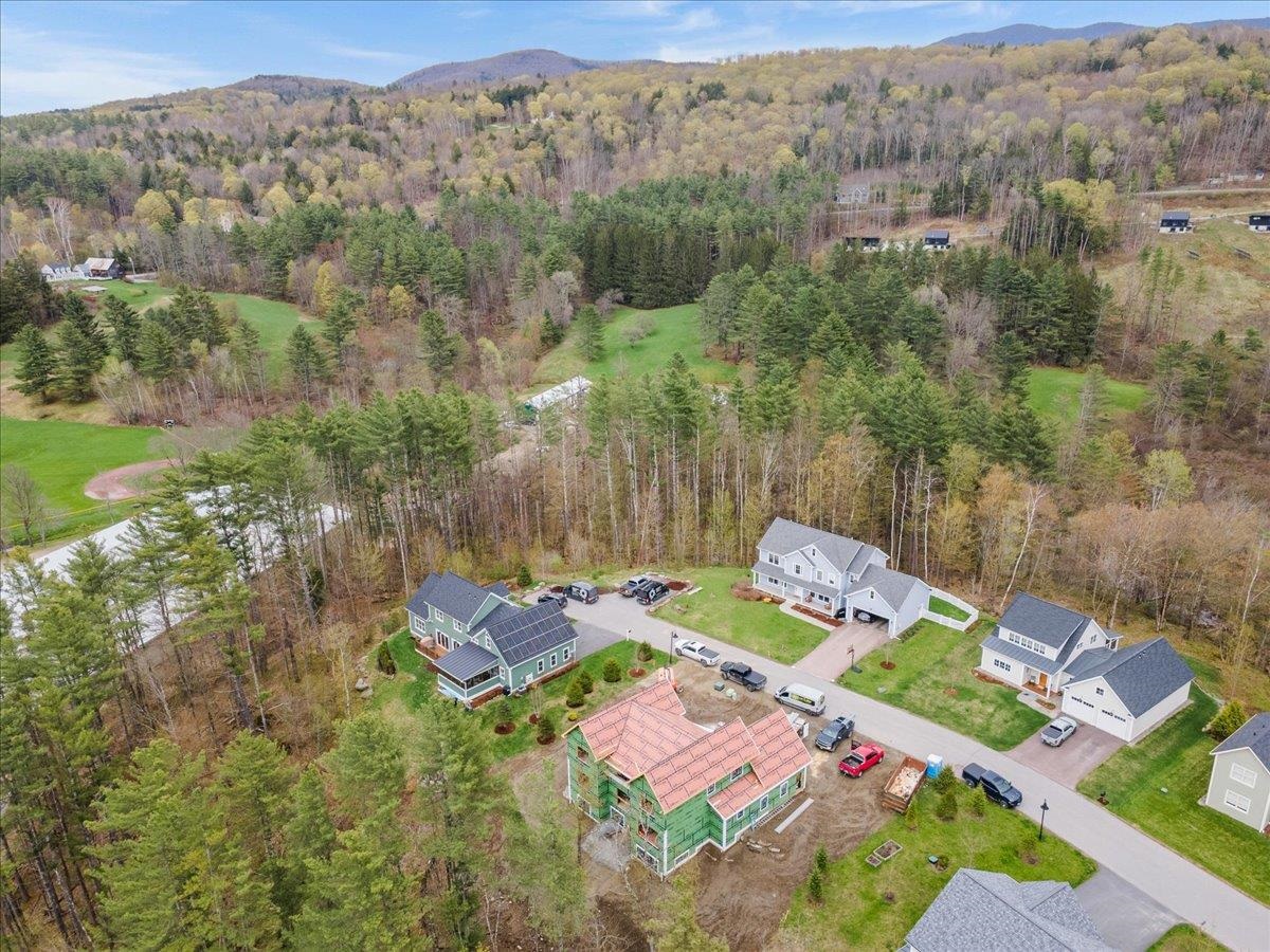 539 Thomas Lane, Unit 27