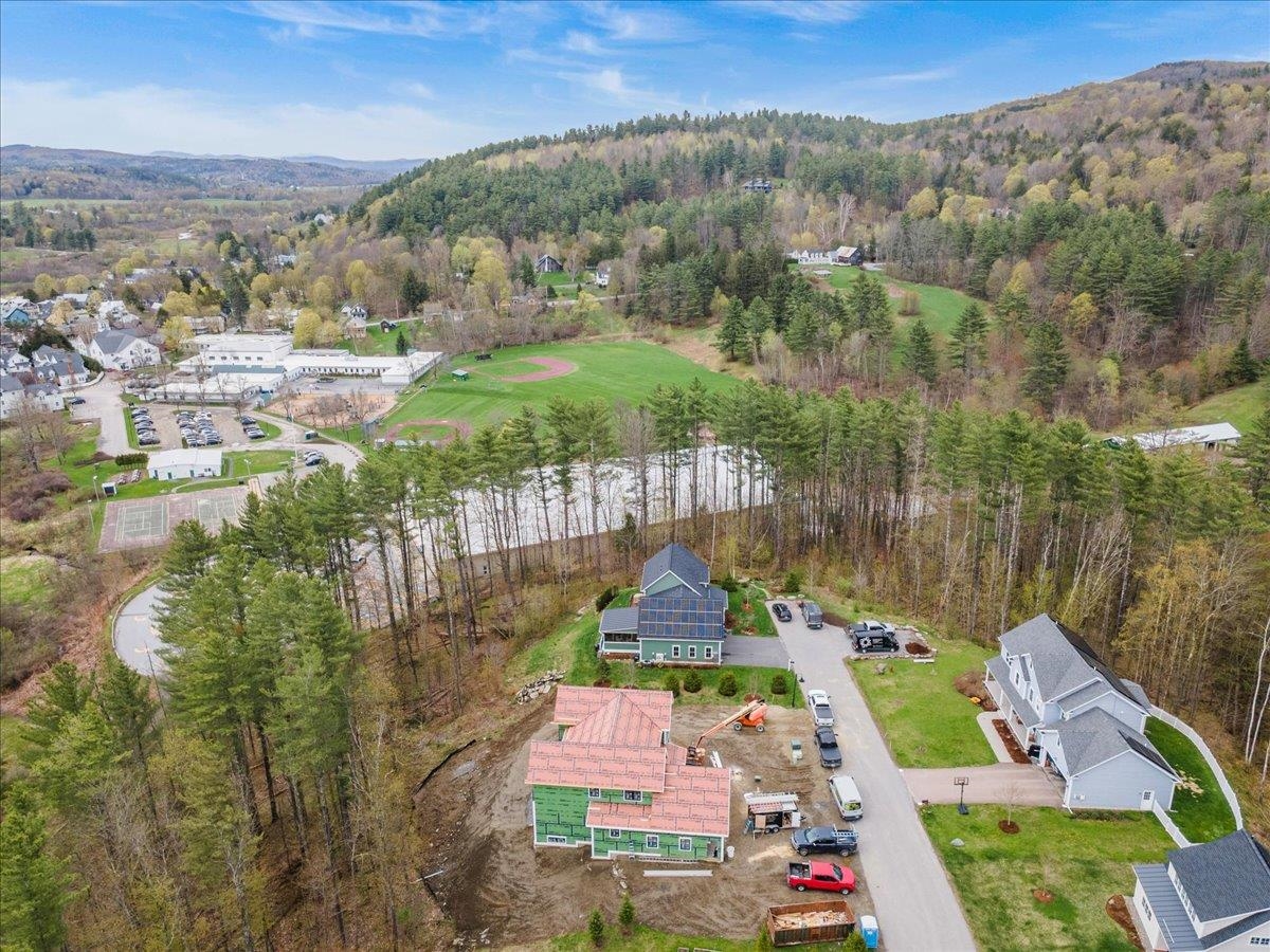 539 Thomas Lane, Unit 27