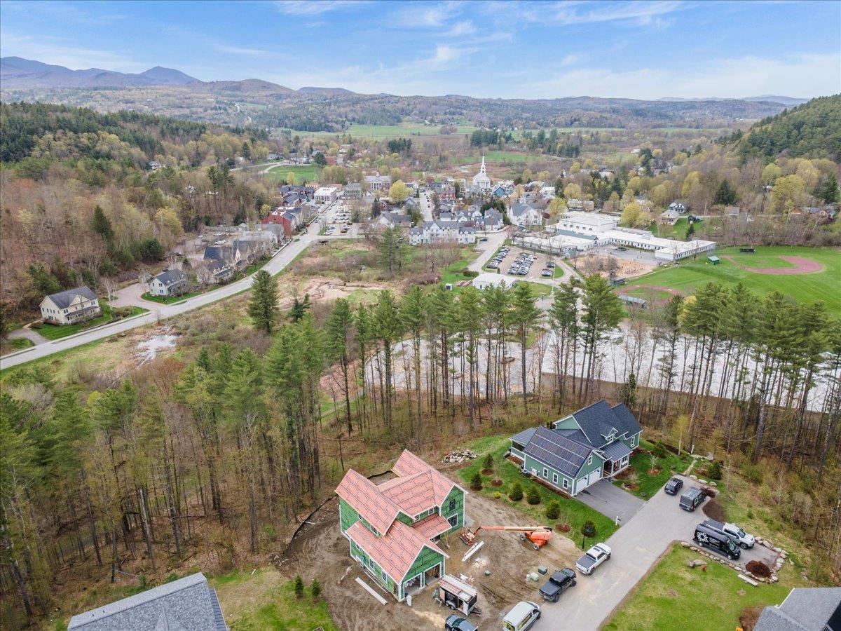 539 Thomas Lane, Unit 27