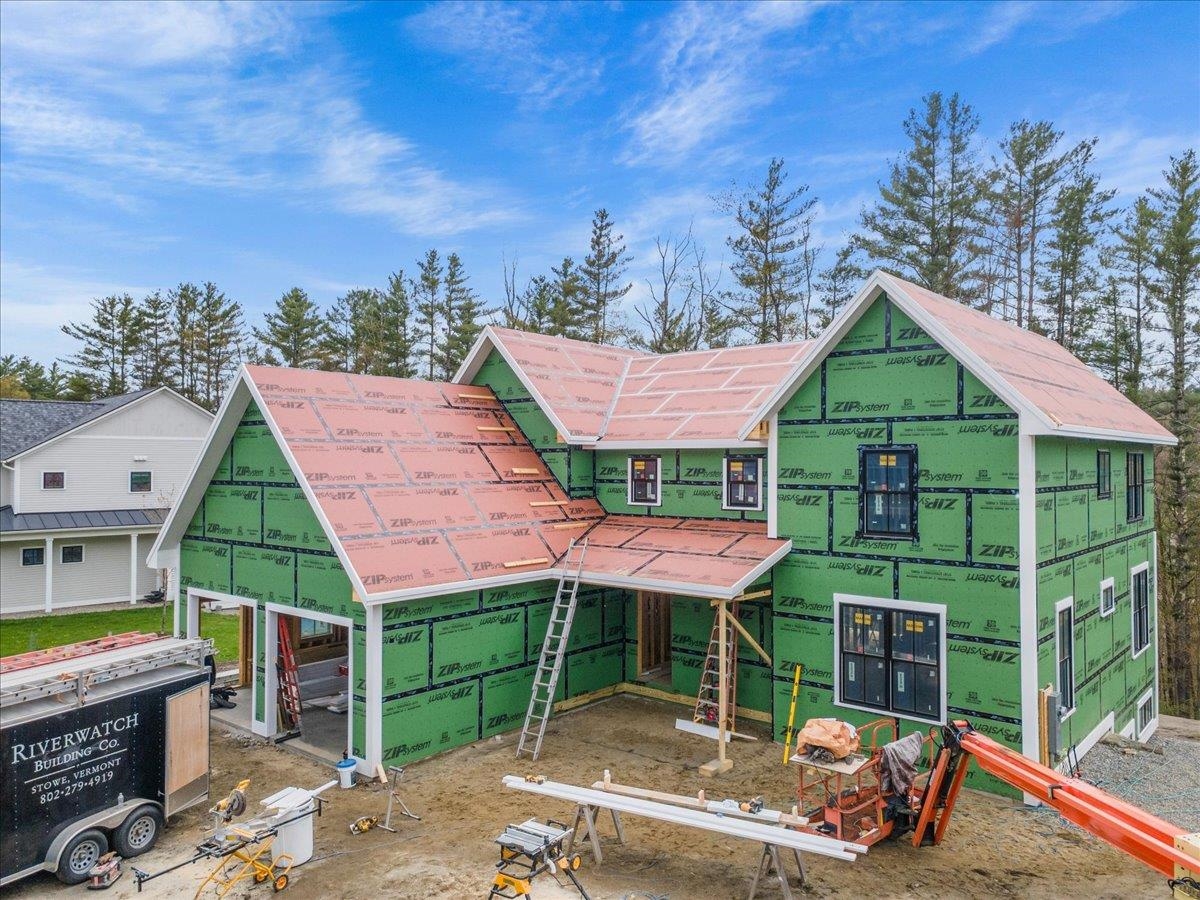539 Thomas Lane, Unit 27