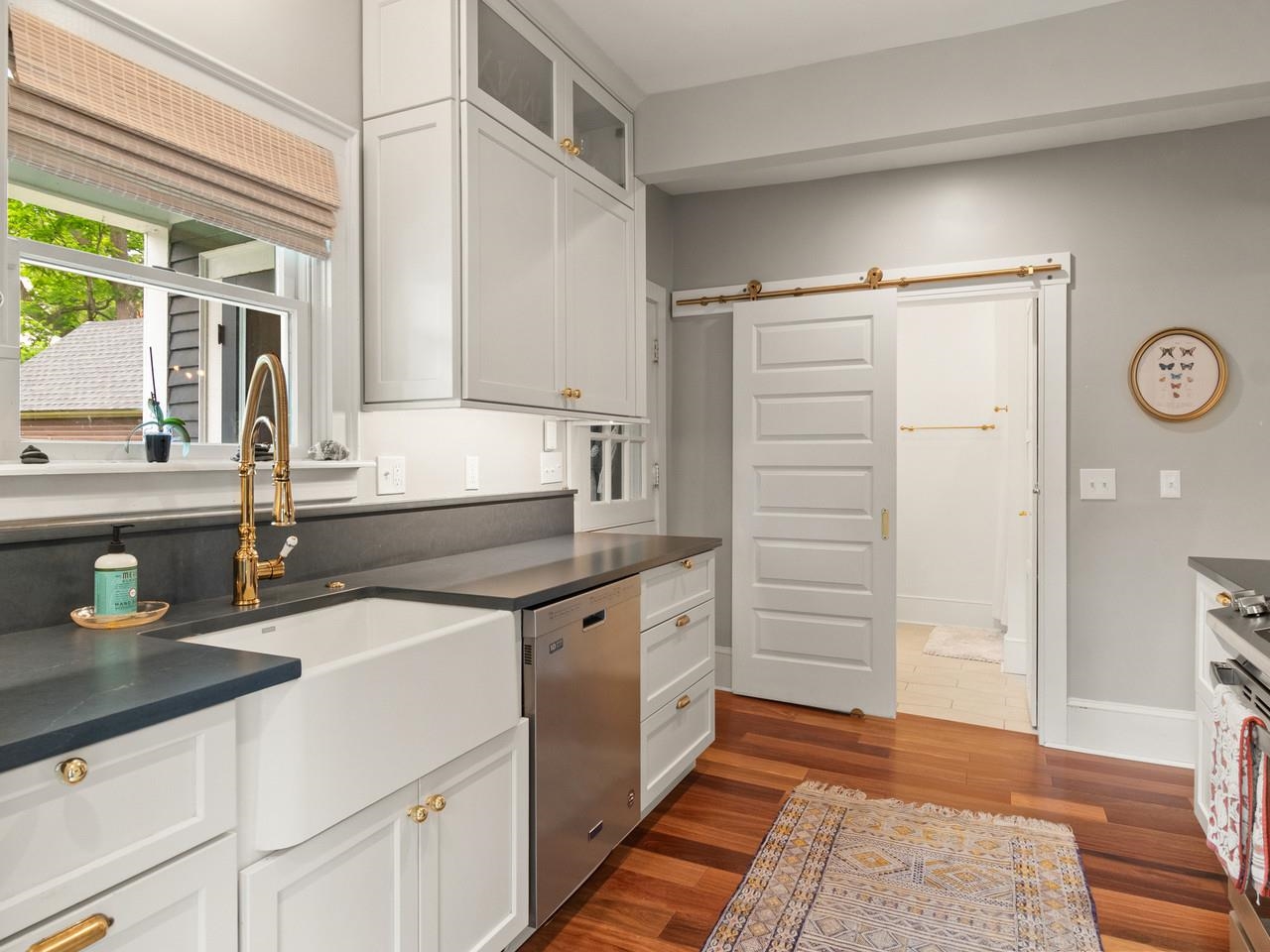 Sleek farmhouse sink