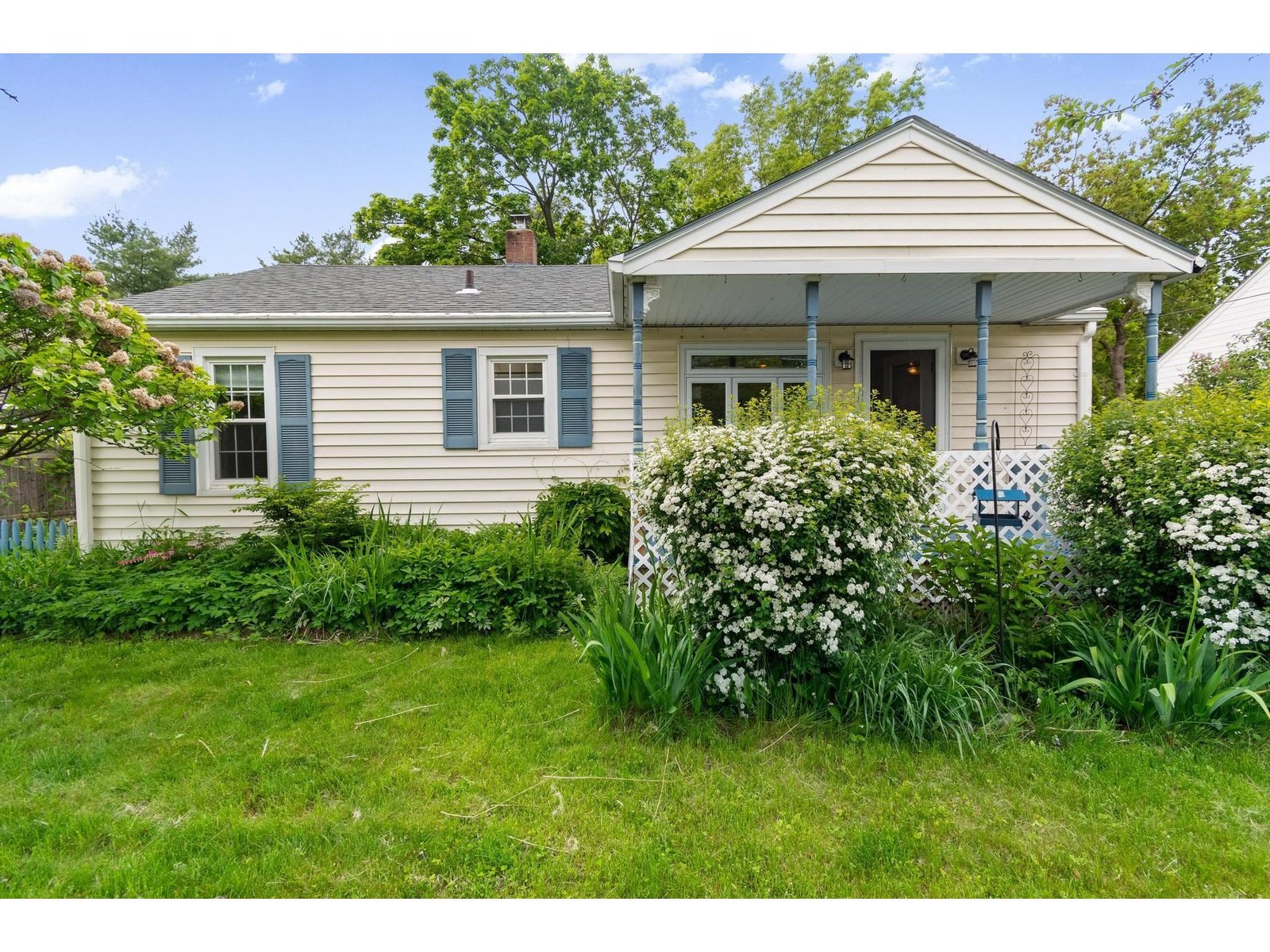54 Birch Court, Burlington