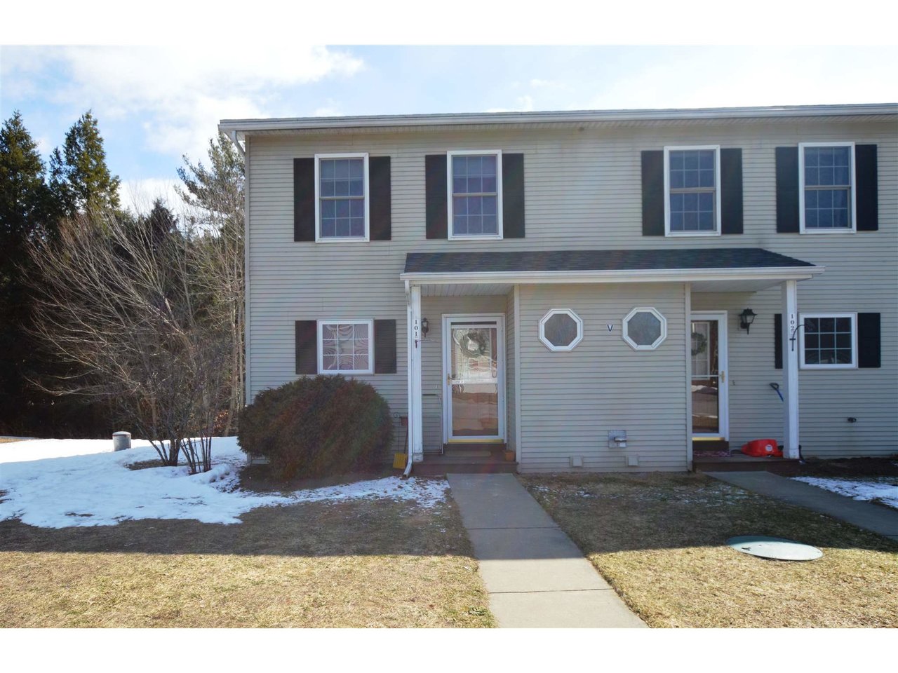 54 Colonial Road, Unit 101