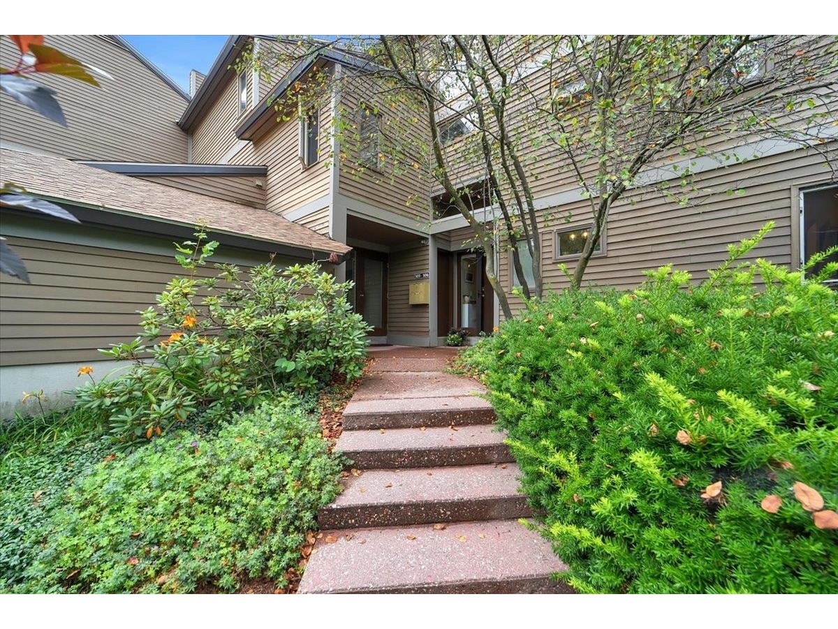 54 East Redrock Drive, Unit 104