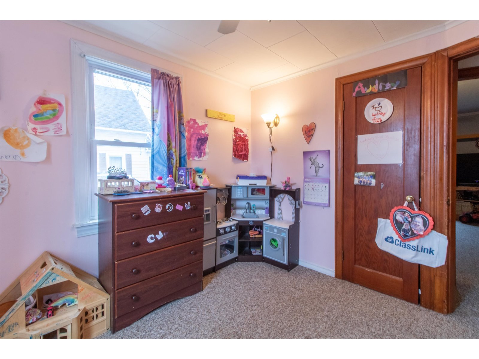 54 Kingsbury Avenue