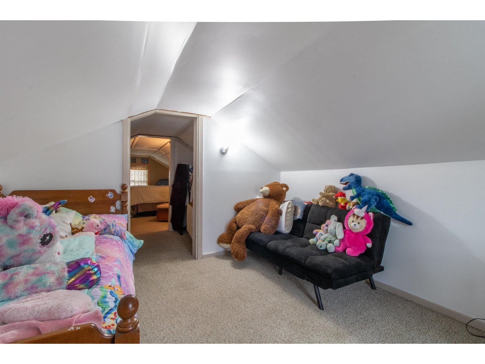 54 Kingsbury Avenue