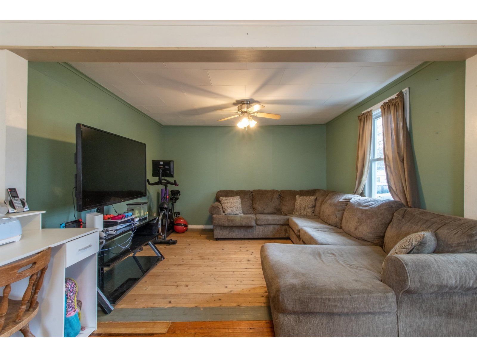 54 Kingsbury Avenue