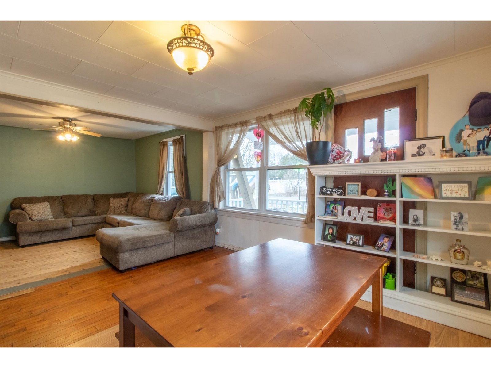 54 Kingsbury Avenue