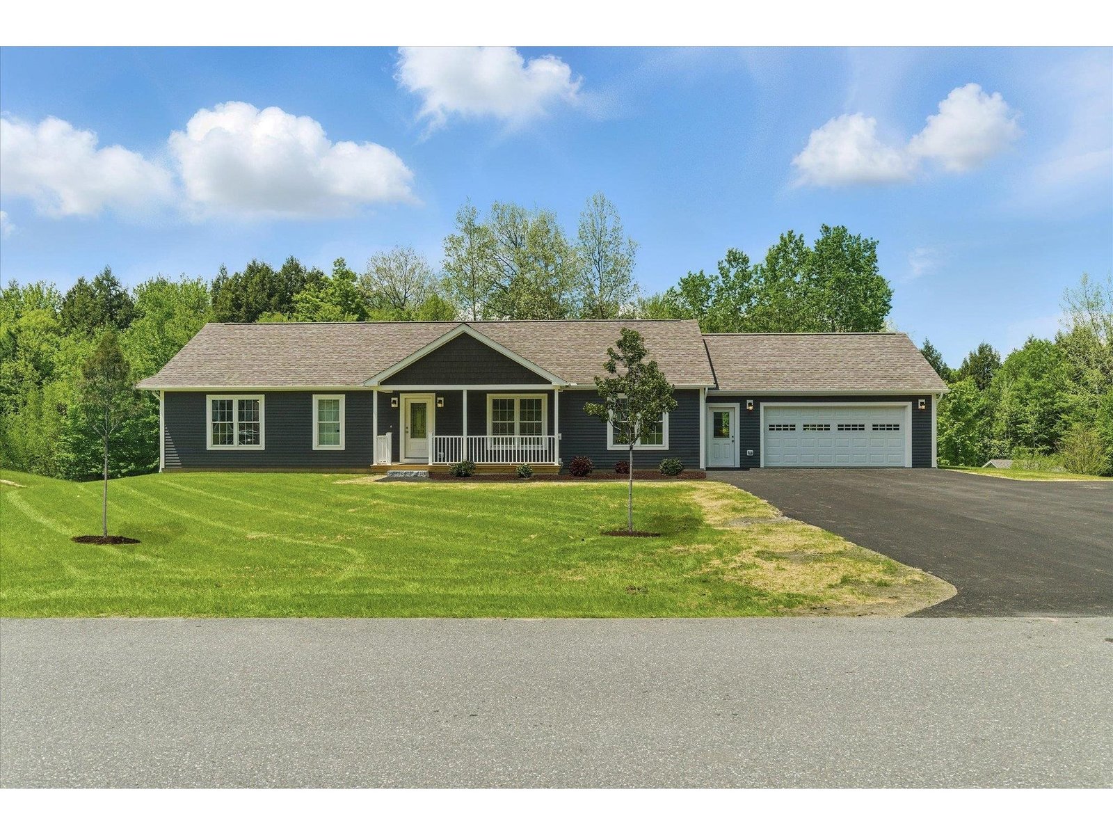 542 Partridge Farm Road, Berlin