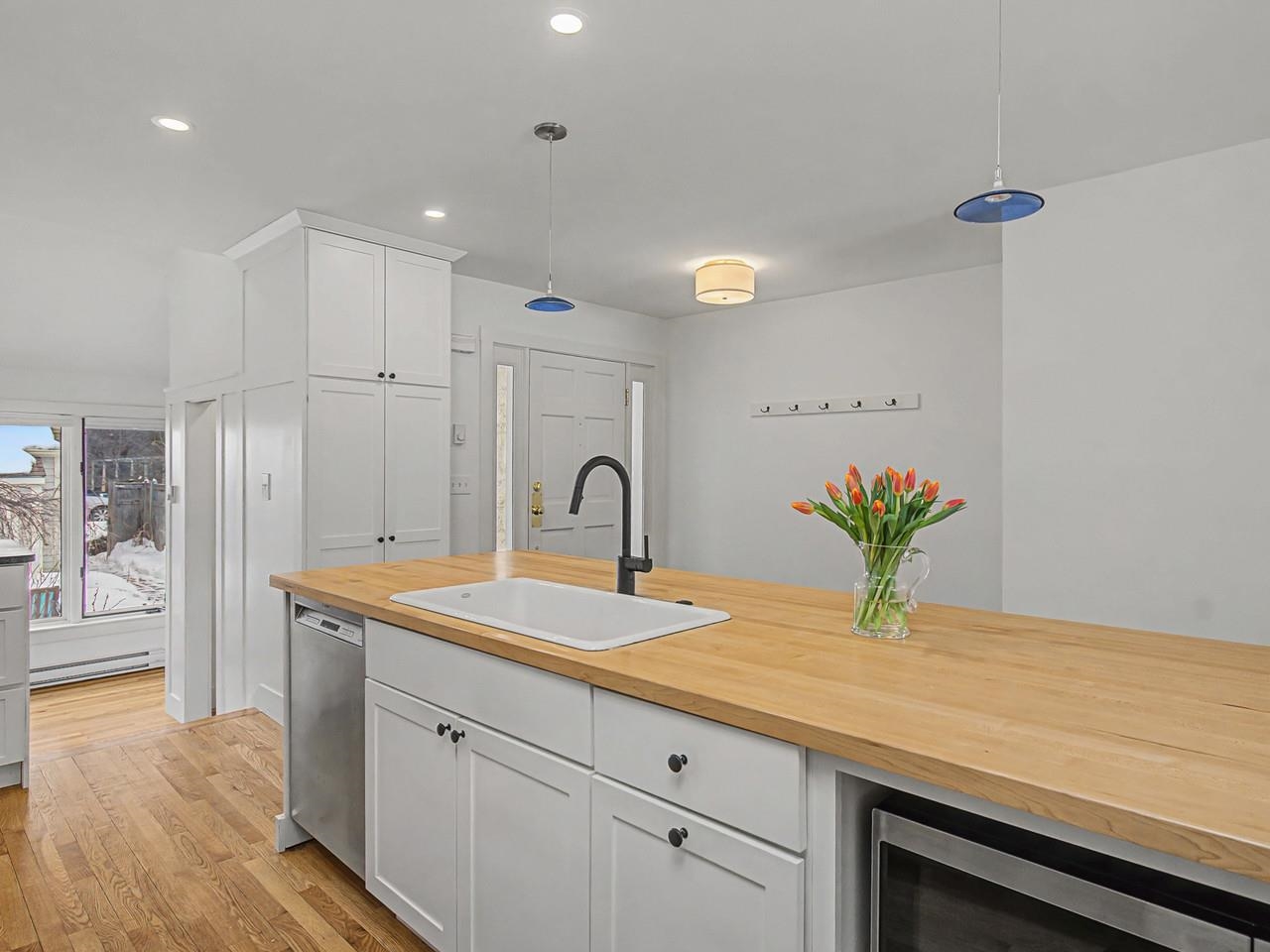 545 South Prospect Street, Unit 22