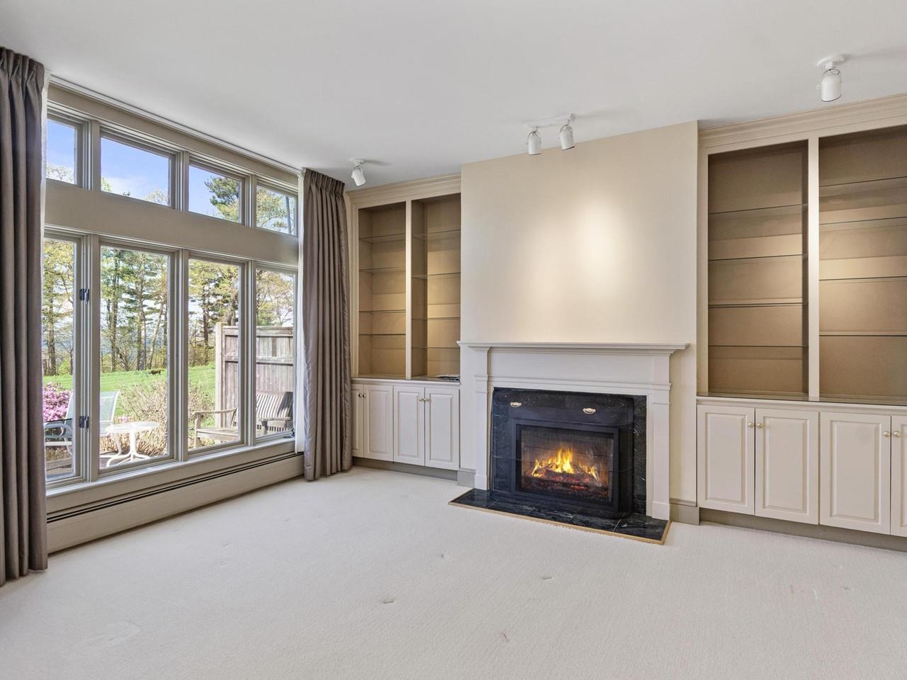 Wall of windows, built-ins